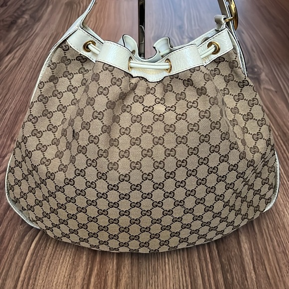 A301- 💯% authentic Gucci shoulder bag - Picture 5 of 16